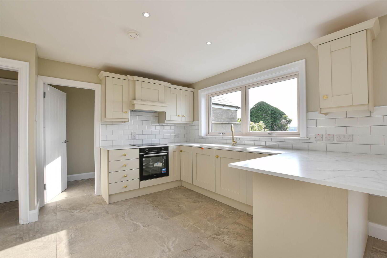 60 Castle Street 7 of 28