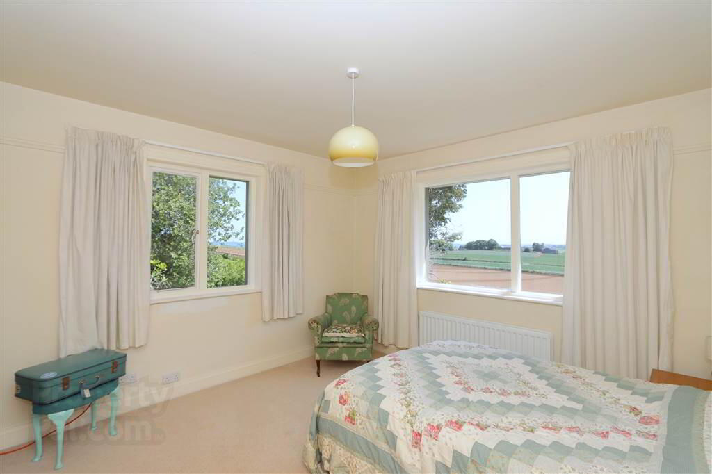 'Mount Cairn', 106 Newtownards Road 20 of 61