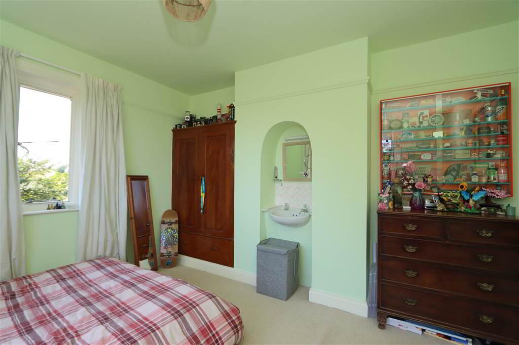 'Mount Cairn', 106 Newtownards Road 25 of 61
