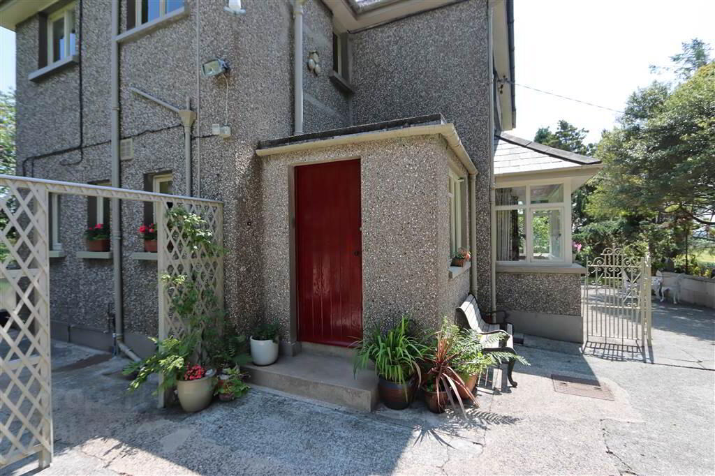 'Mount Cairn', 106 Newtownards Road 27 of 61