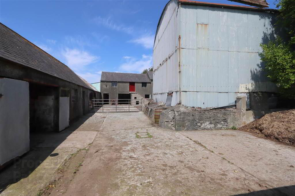 'Mount Cairn', 106 Newtownards Road 42 of 61