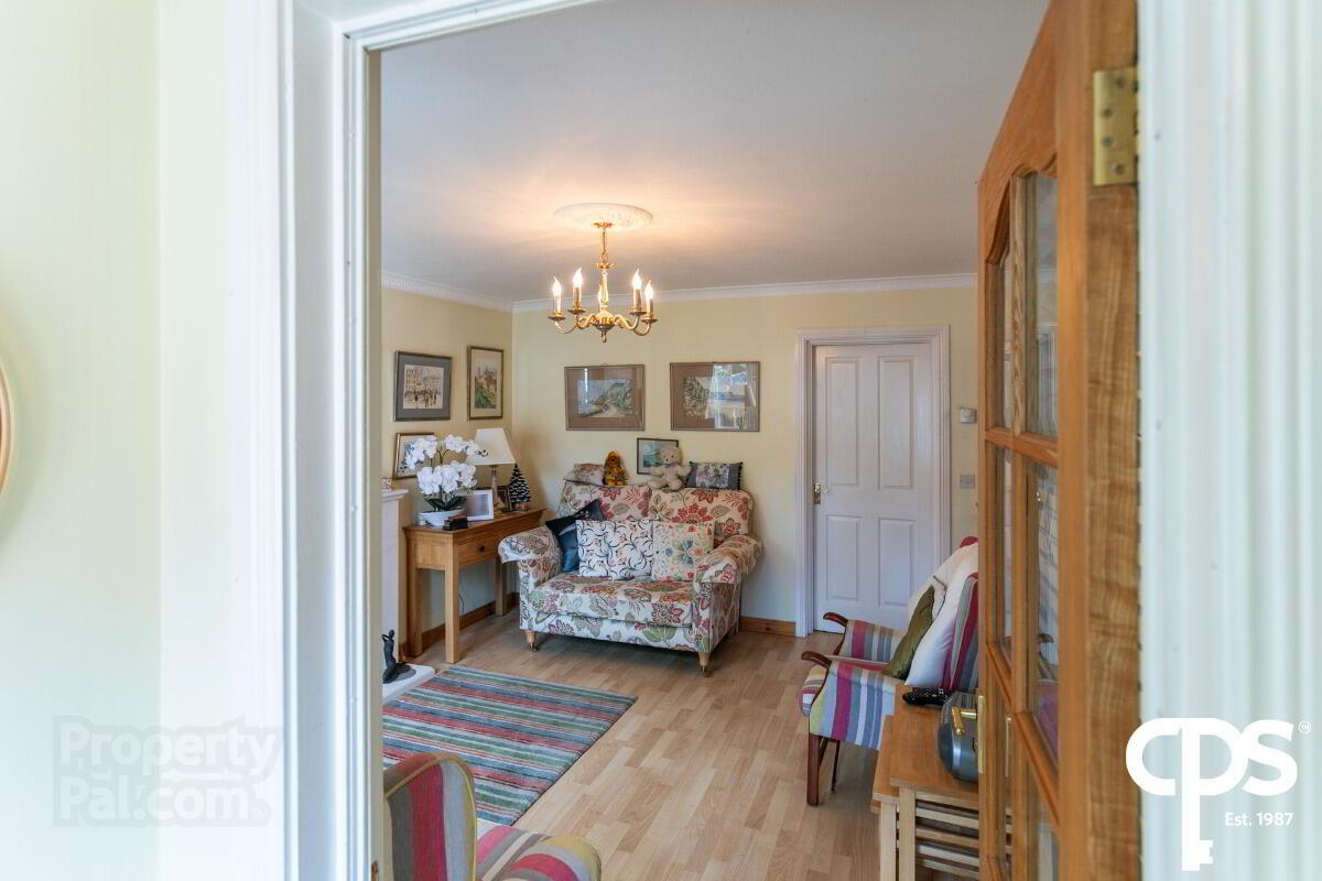18 Ferndale Court 3 of 16