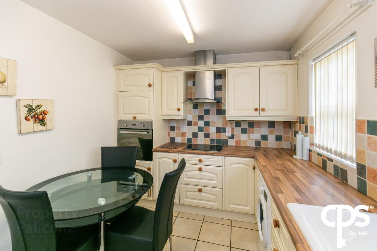 18 Ferndale Court 7 of 16