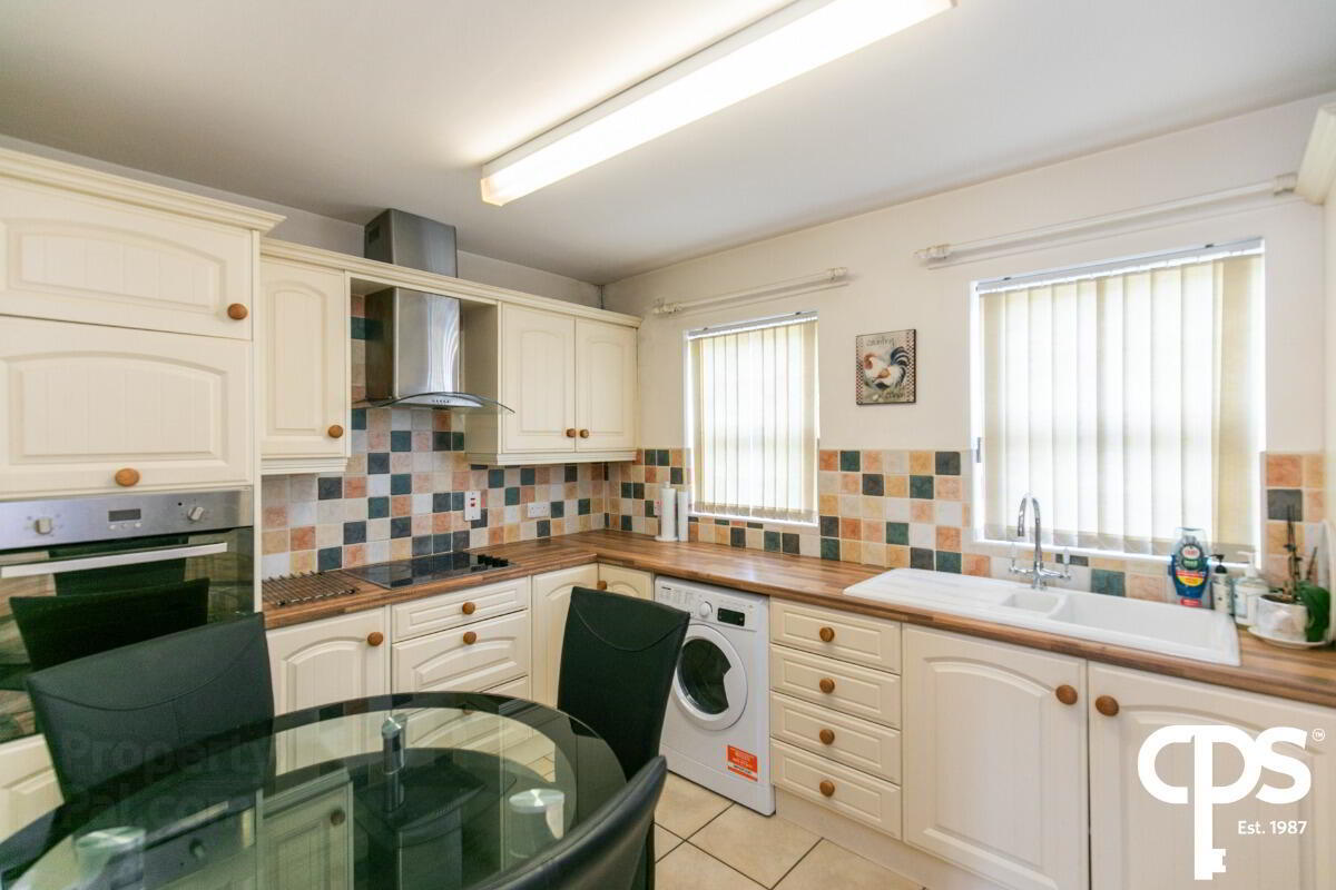 18 Ferndale Court 6 of 16