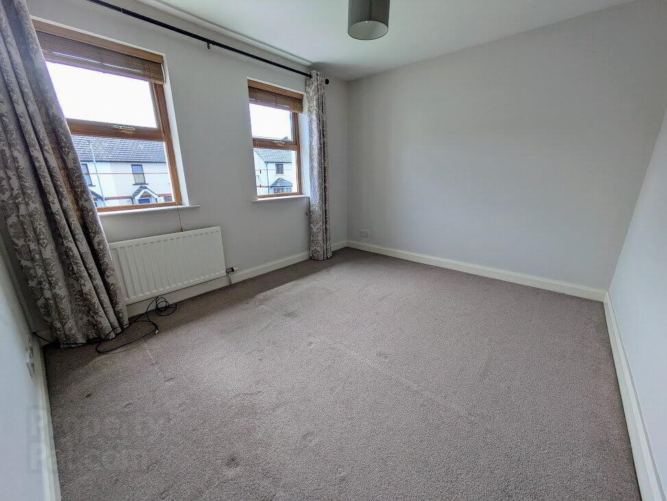 25 Longfield Way 12 of 16