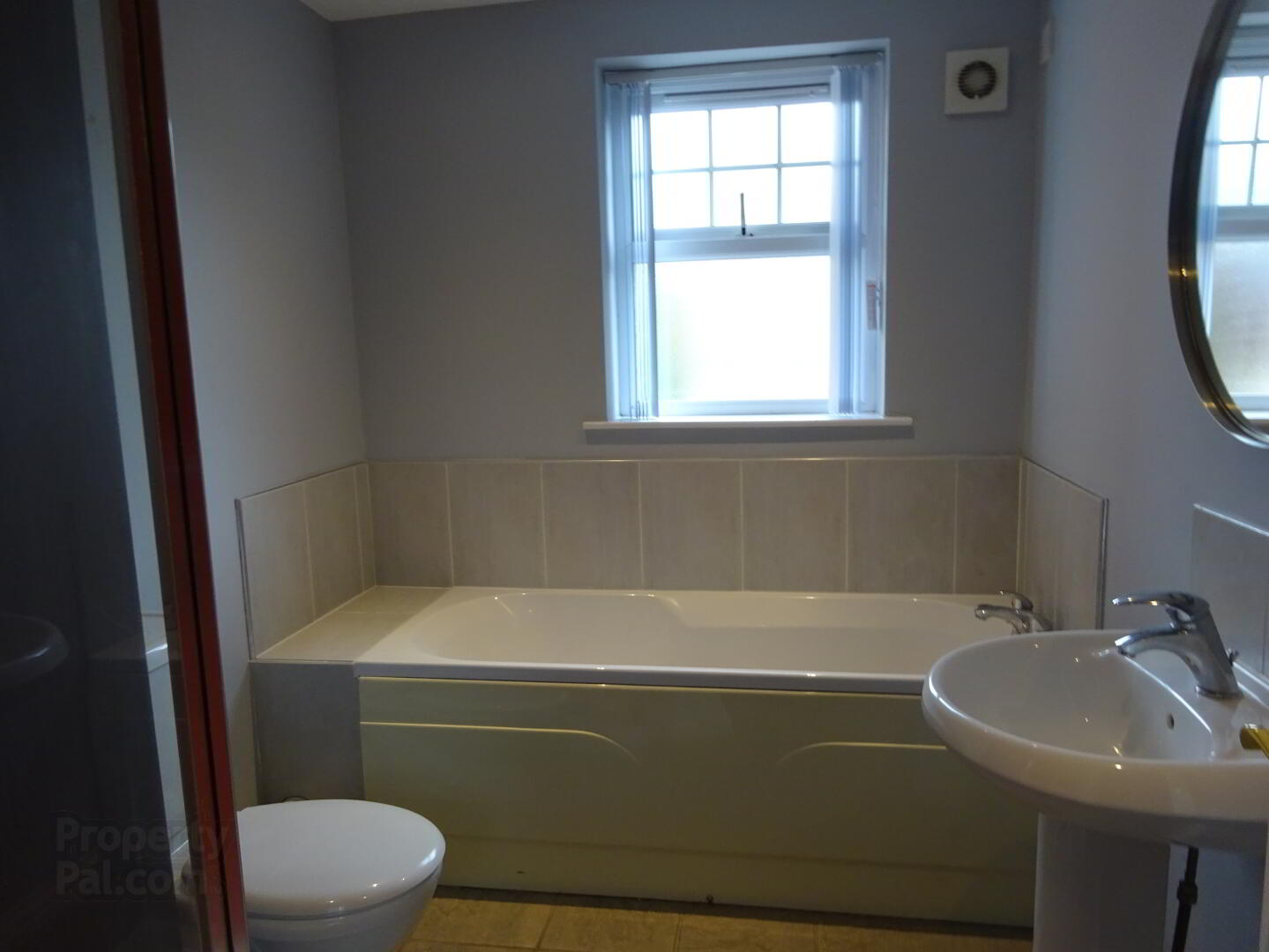 9 St Johns Square 14 of 17