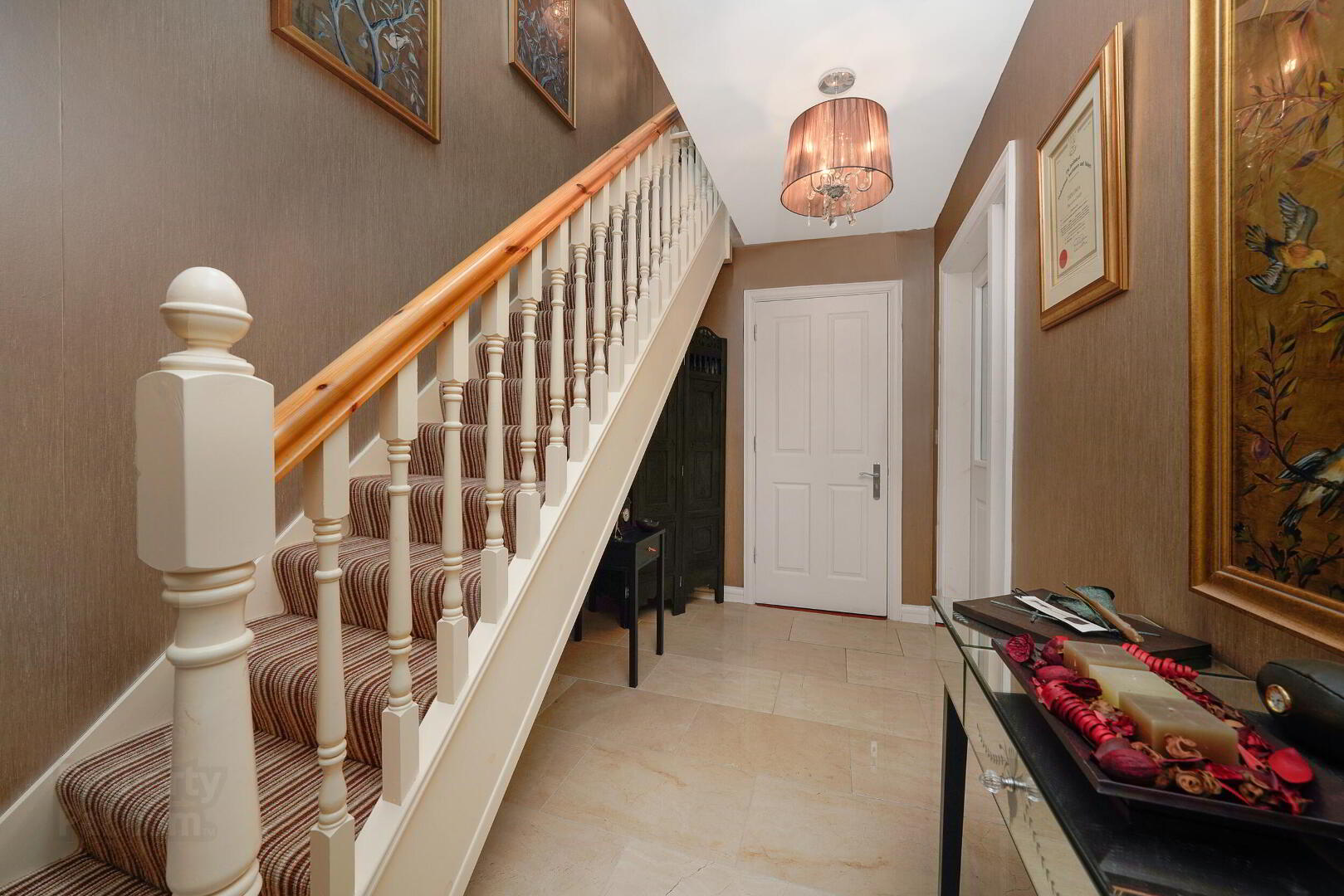 16 Eaton Close 3 of 32