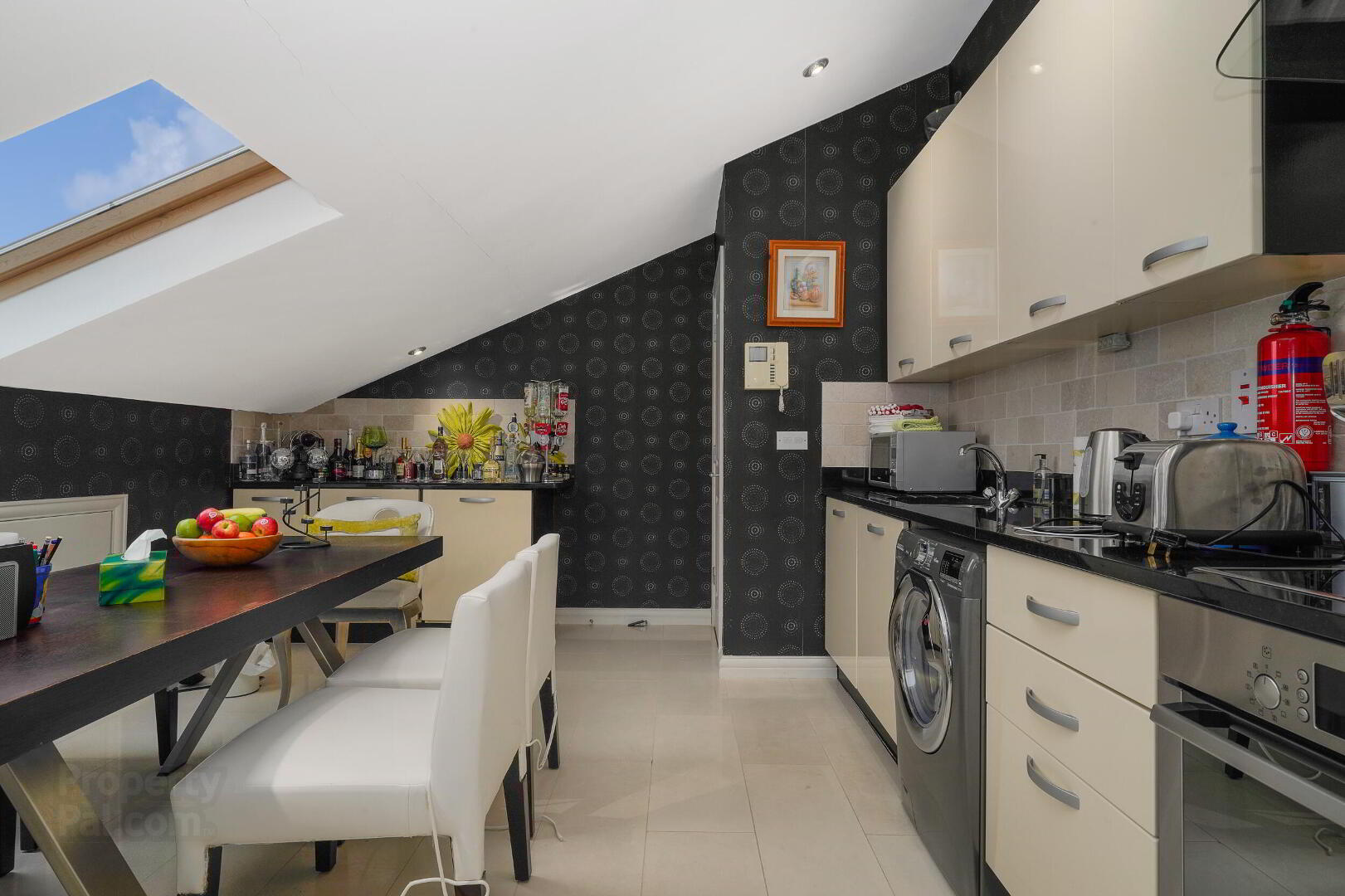 16 Eaton Close 28 of 32