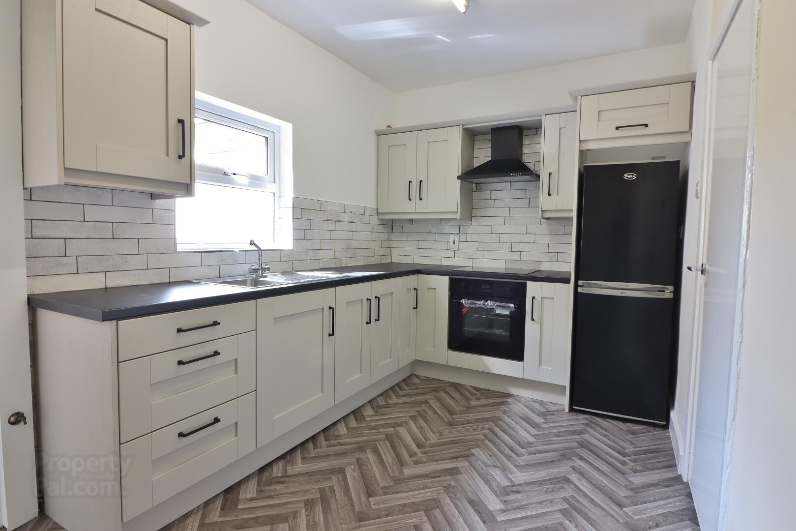 58 Brownlow Terrace 4 of 10