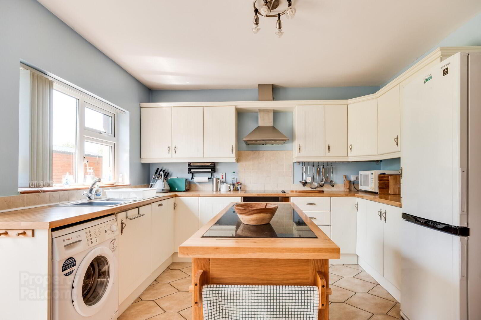 600 Loughshore Road 10 of 37