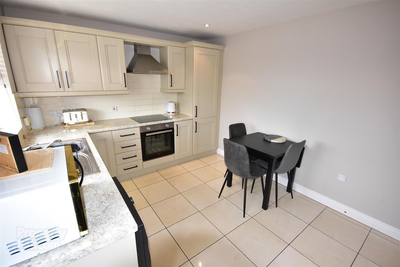 33 Greenvale Road 9 of 26