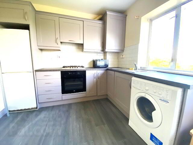 Cromwellsfort Road 3 of 7