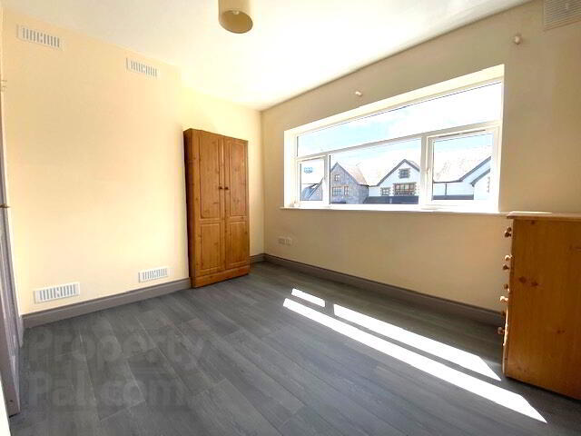 Cromwellsfort Road 5 of 7