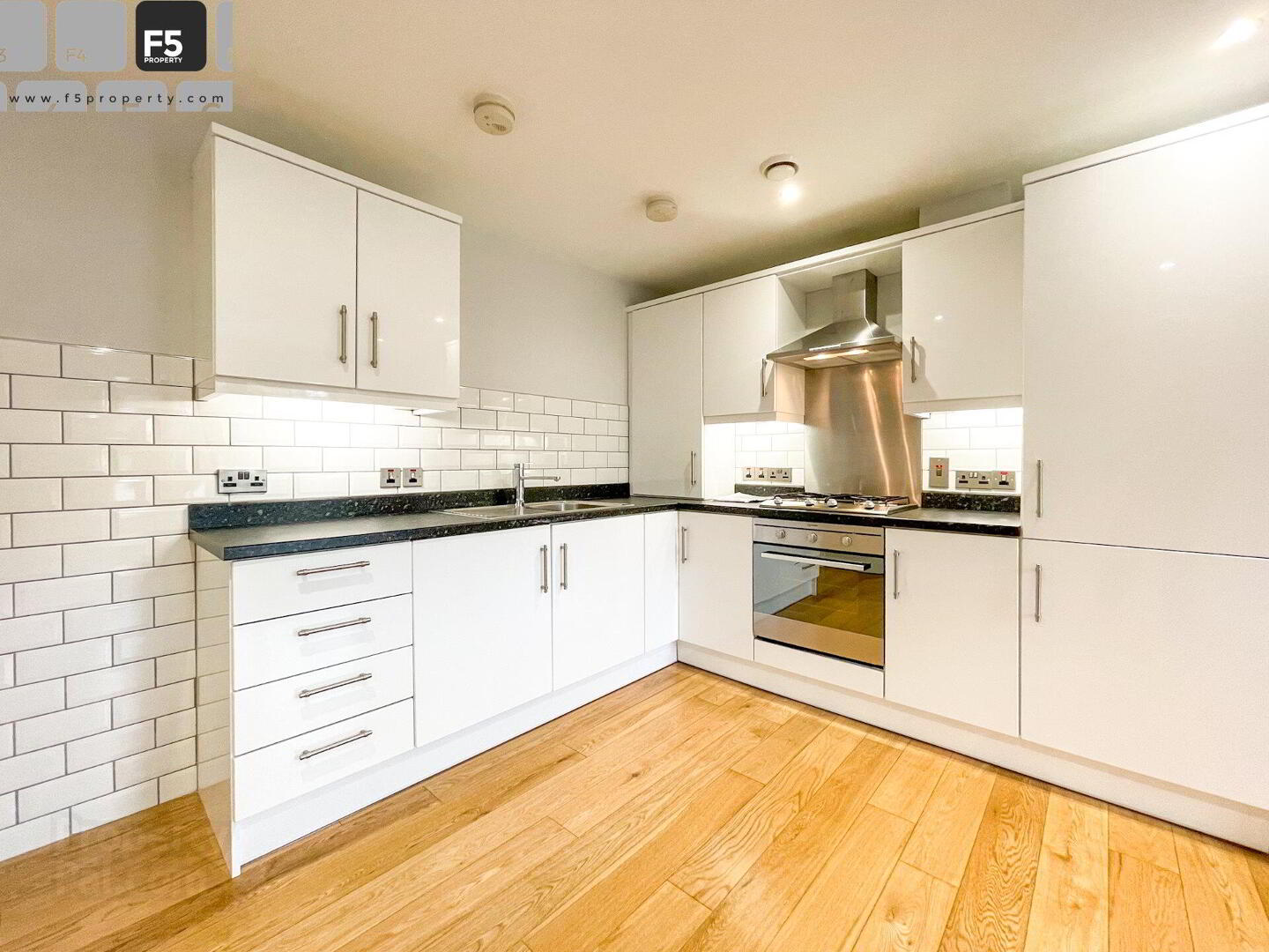 Apt 4 120, Upper Newtownards Road 7 of 9