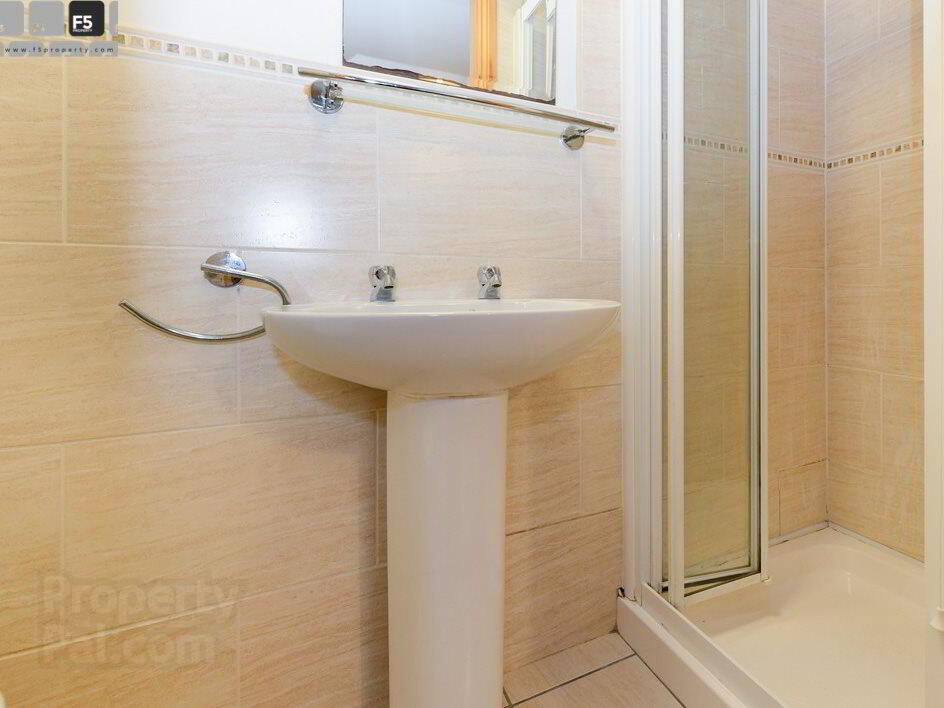 Apt 1 9, Ulsterville Avenue 4 of 7