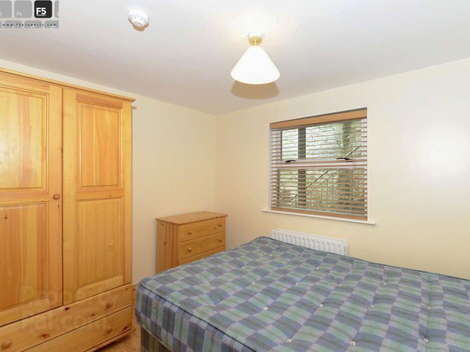 Apt 1 9, Ulsterville Avenue 6 of 7