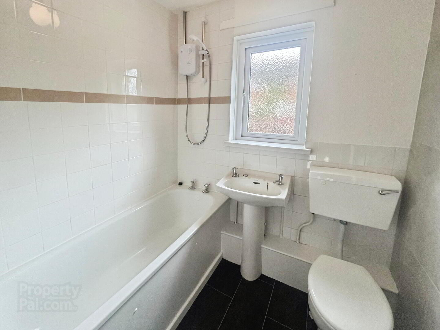 28 Blacks Road 11 of 12