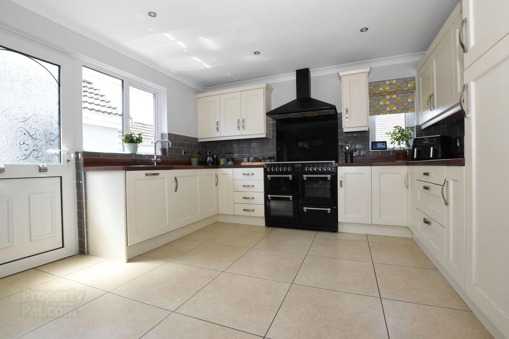12 Stonebridge Court 6 of 14