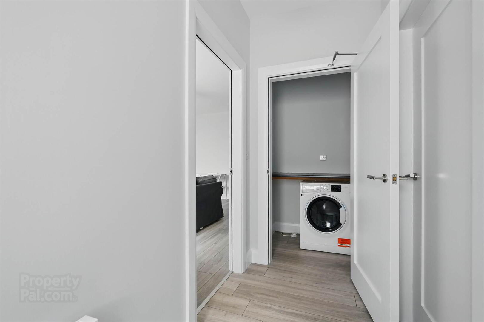 Apt 3, 37 Wellington Park 10 of 15