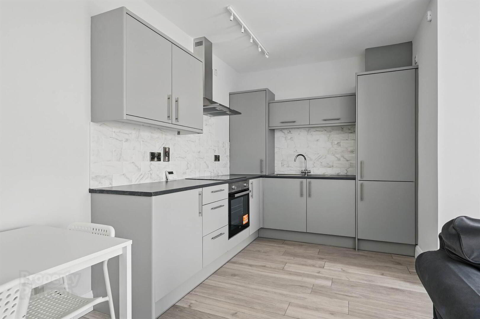 Apt 3, 37 Wellington Park 9 of 15