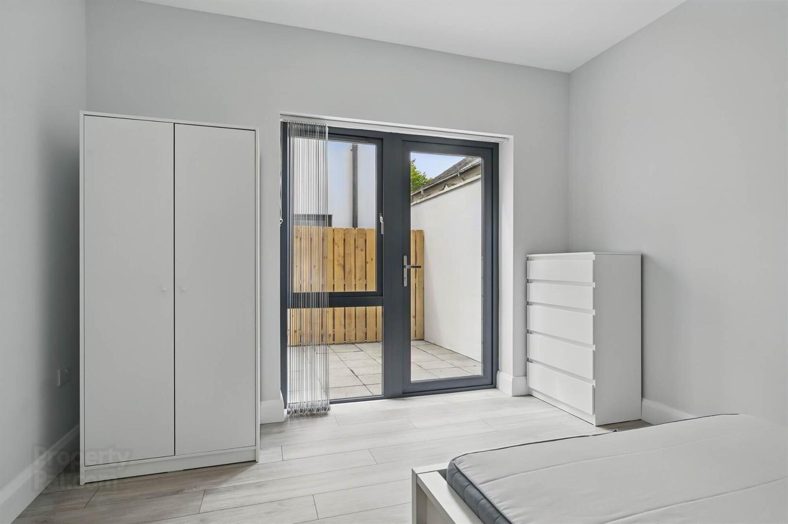 Apt 3, 37 Wellington Park 13 of 15