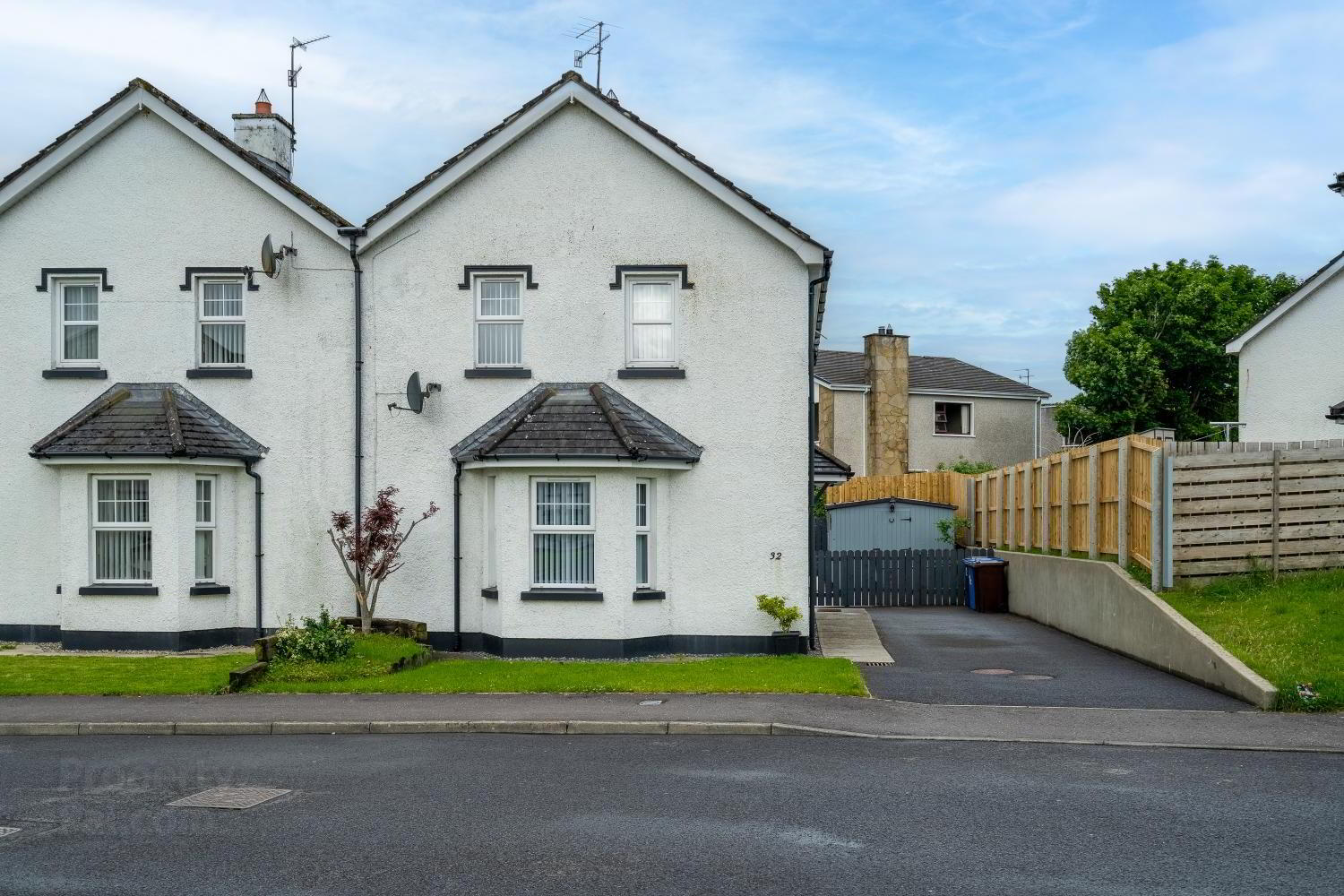 32 Elm Wood Green 1 of 28