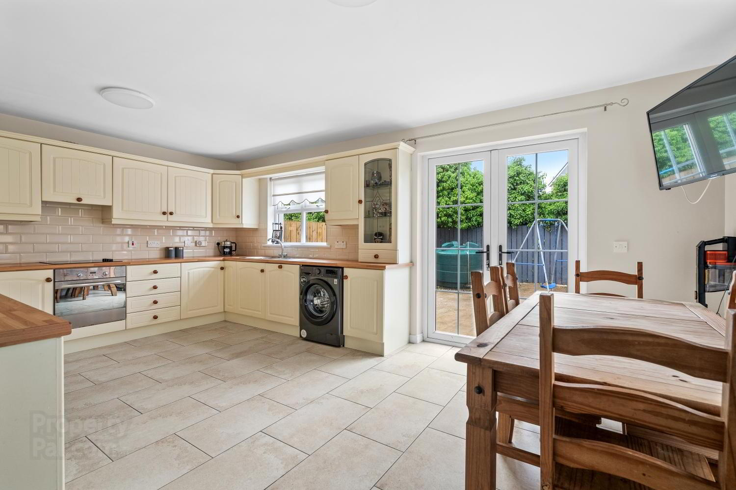 32 Elm Wood Green 13 of 28