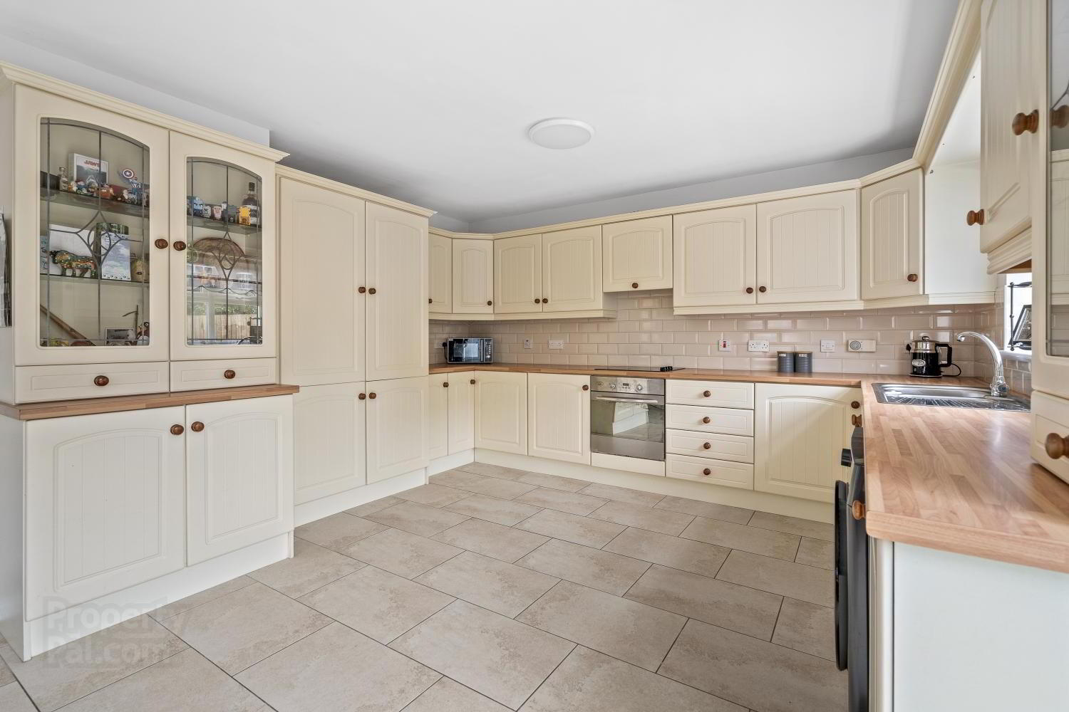 32 Elm Wood Green 14 of 28