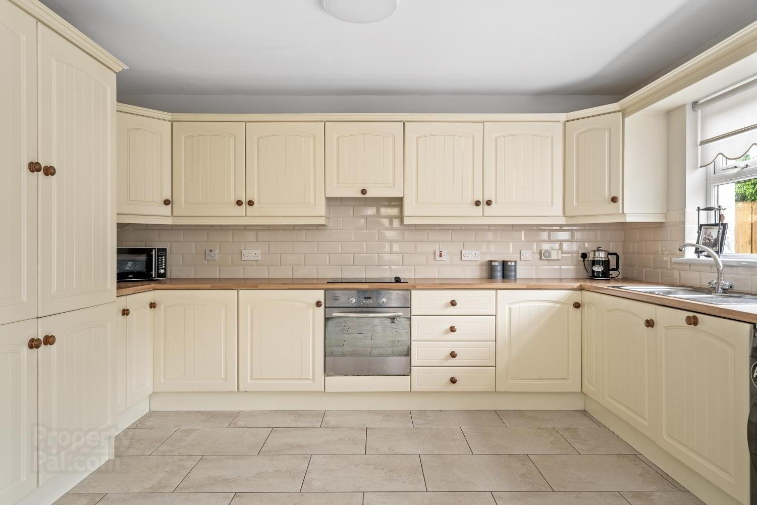 32 Elm Wood Green 16 of 28