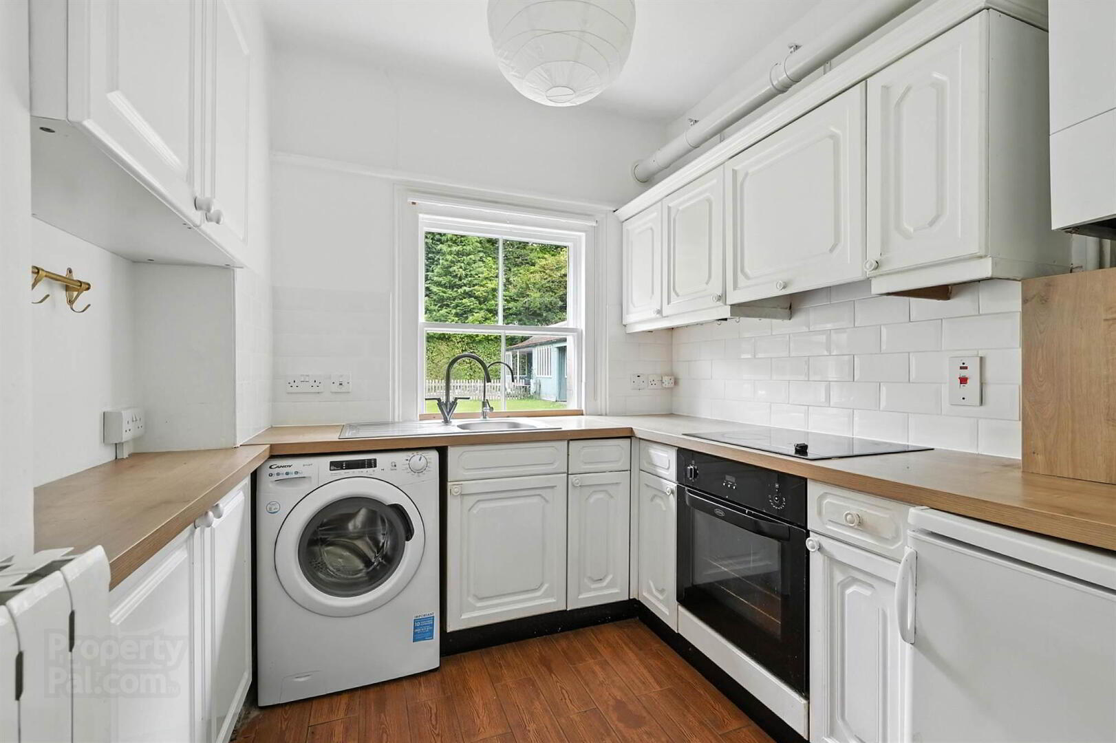 Flat 3 Lismachan House, 378 Belmont Road 8 of 14