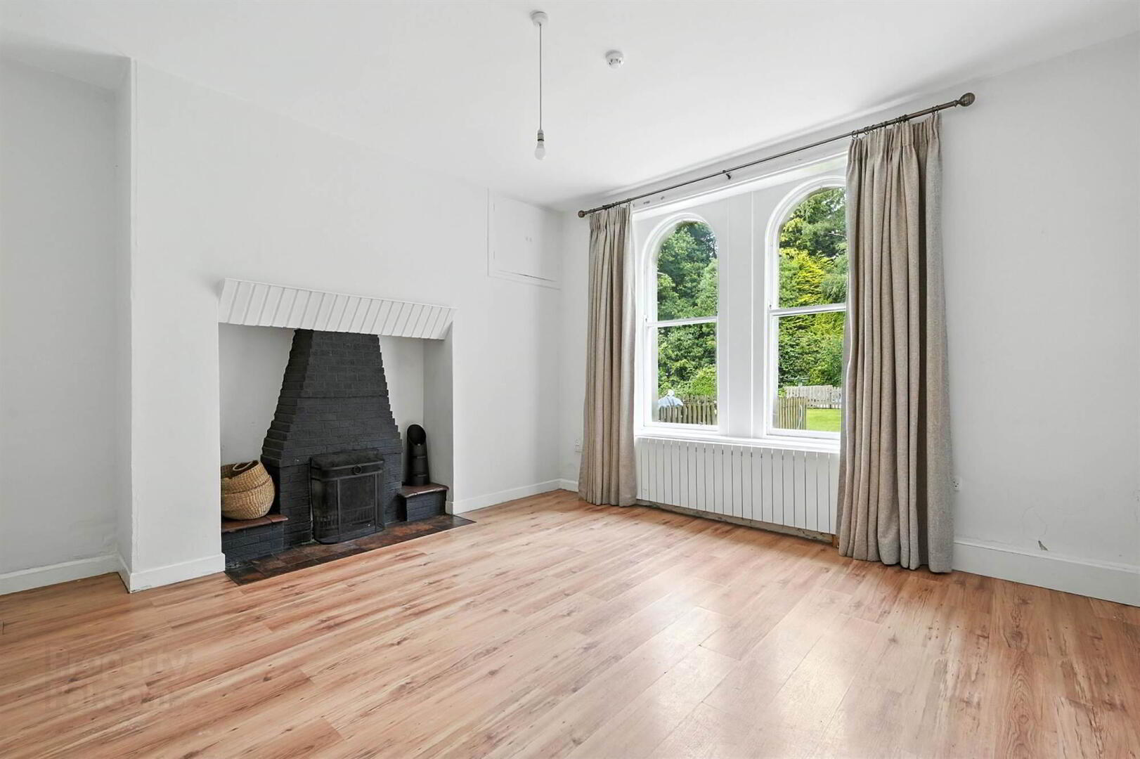 Flat 3 Lismachan House, 378 Belmont Road 5 of 14