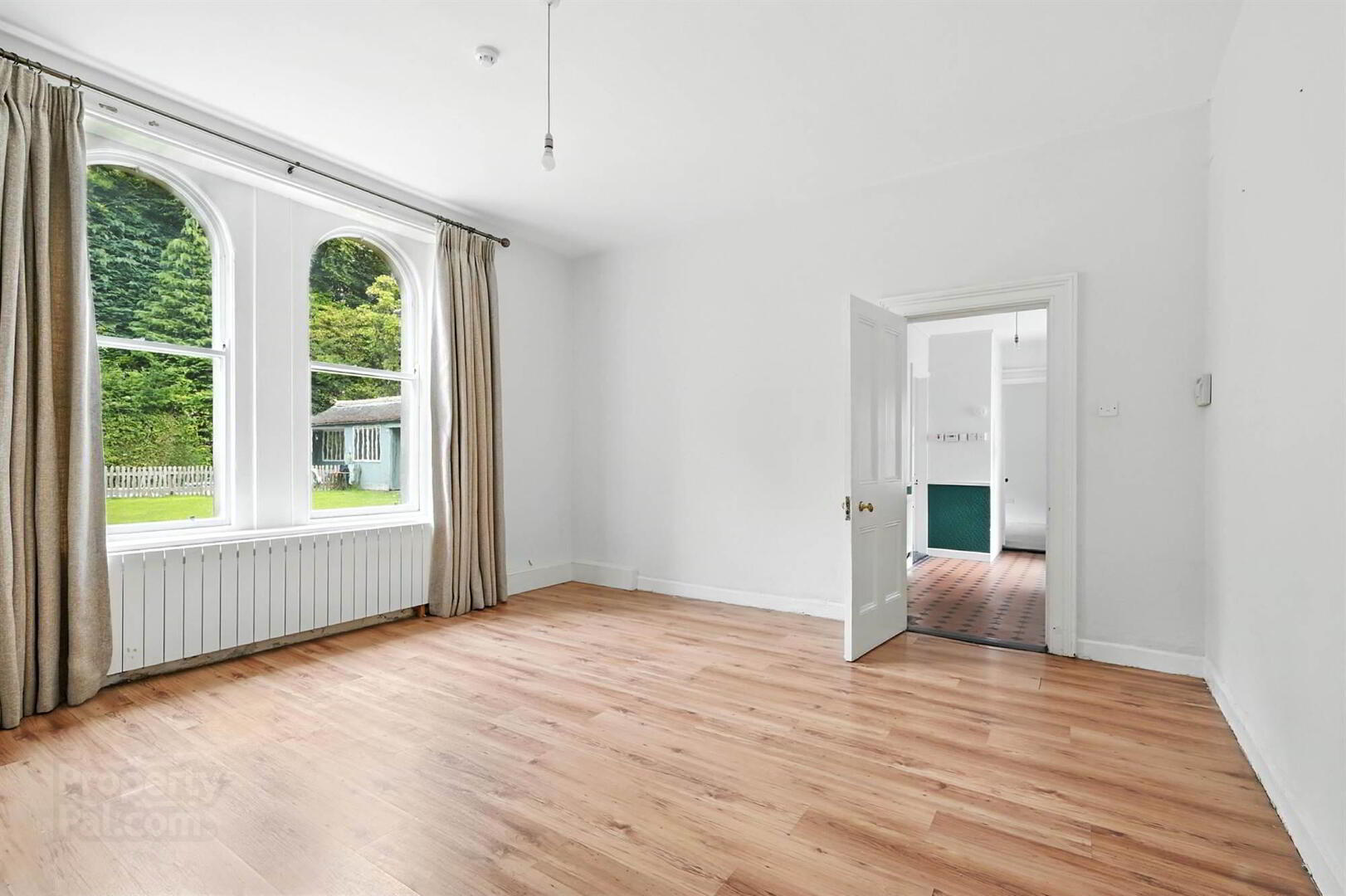 Flat 3 Lismachan House, 378 Belmont Road 7 of 14