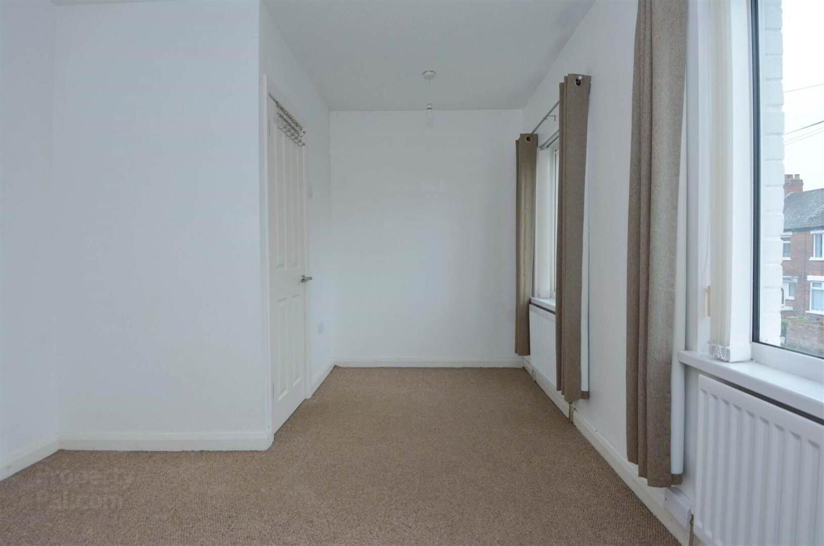 57 Sandbrook Park 11 of 16
