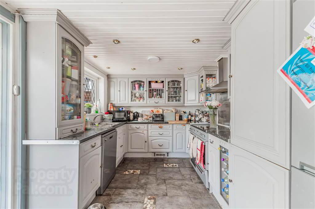 212 River Road 7 of 24
