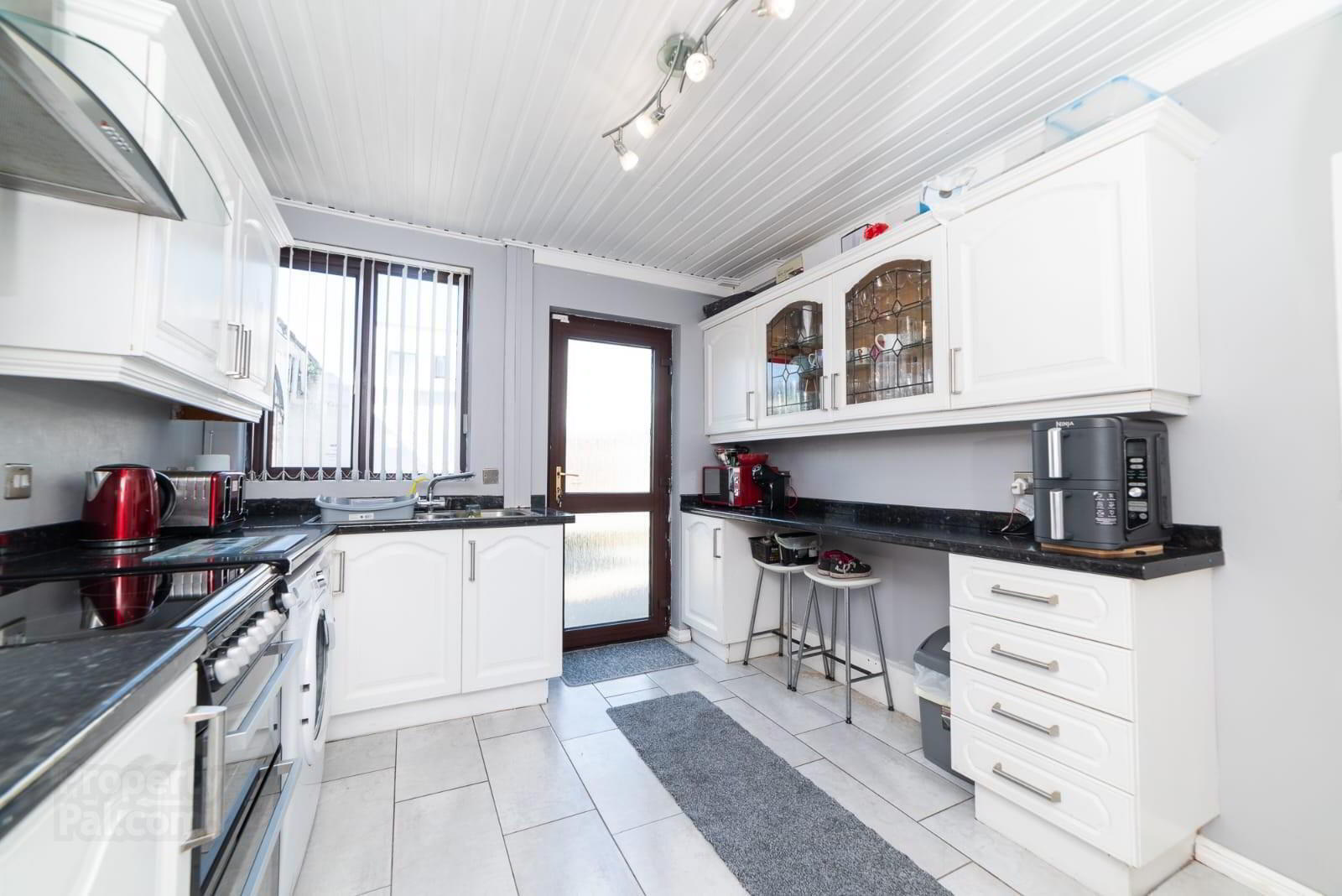 23 Kings Avenue 7 of 22