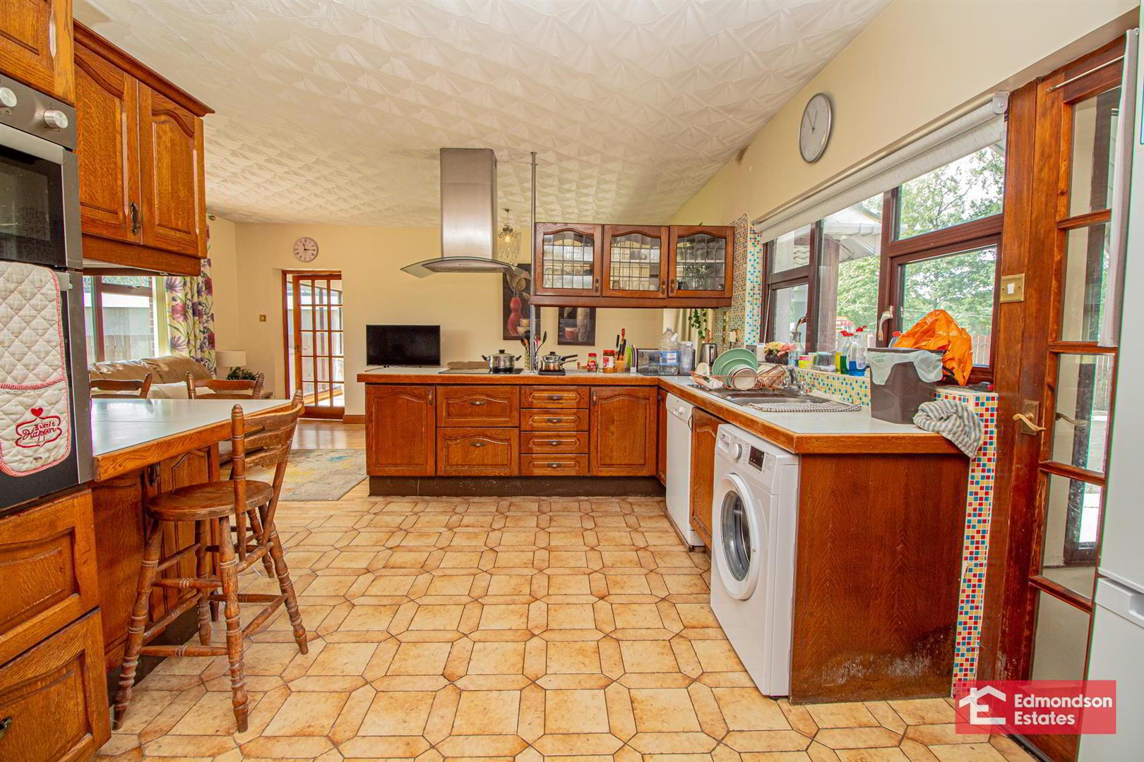183 Raceview Road 11 of 32
