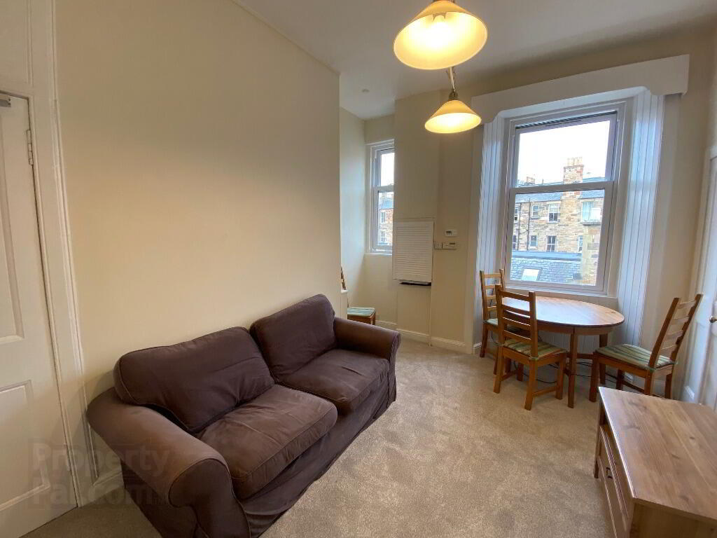 22 Strathearn Road 3 of 11