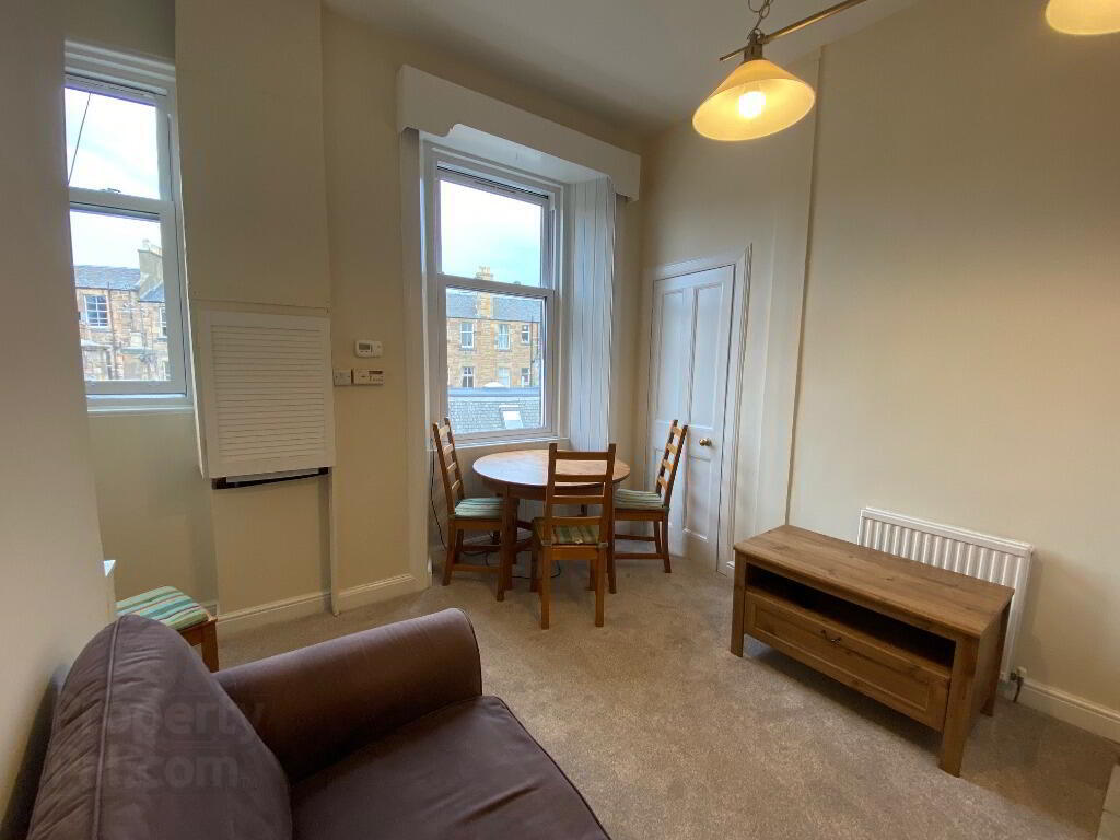 22 Strathearn Road 4 of 11