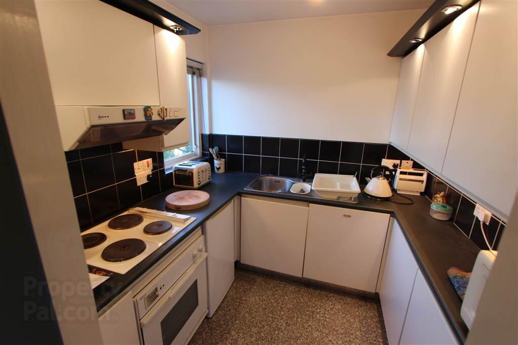 Apt 9, Colenso Court 4 of 7