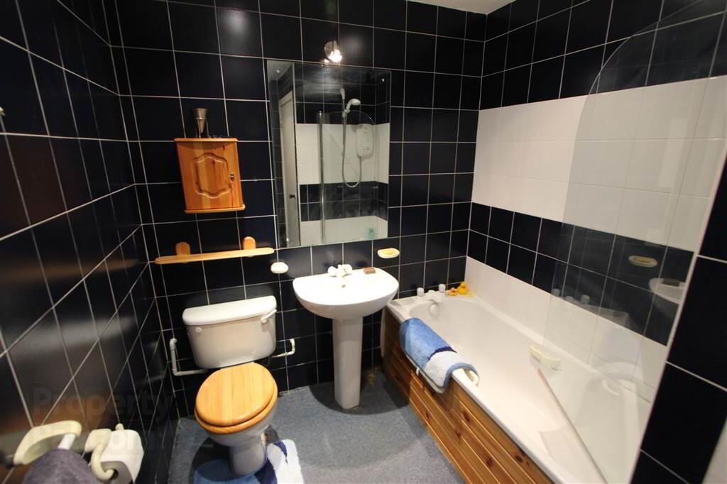 Apt 9, Colenso Court 7 of 7