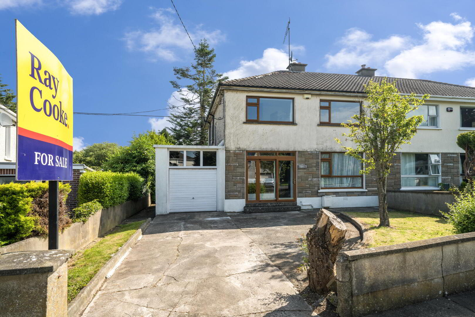 11 Rathcoole Park 1 of 43