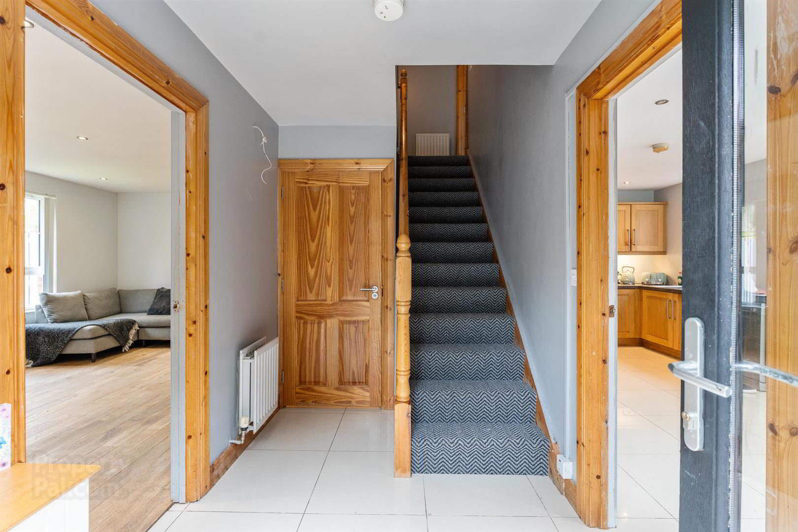 6 Glenview Avenue 3 of 19