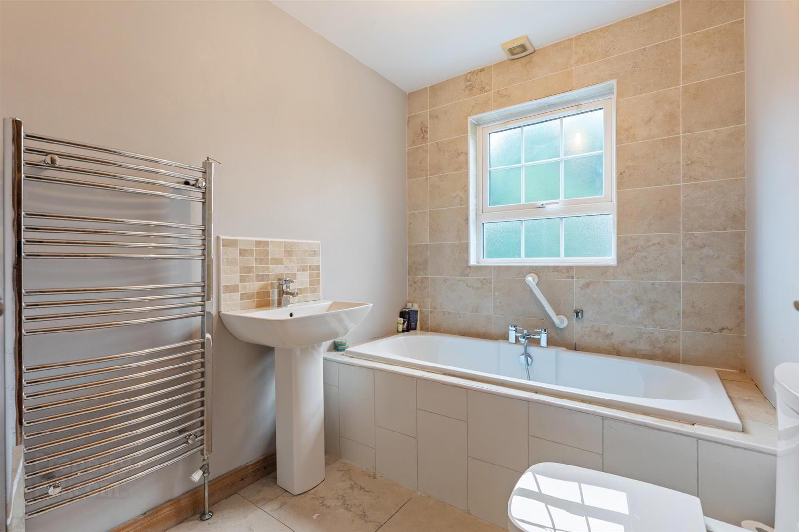 6 Glenview Avenue 15 of 19