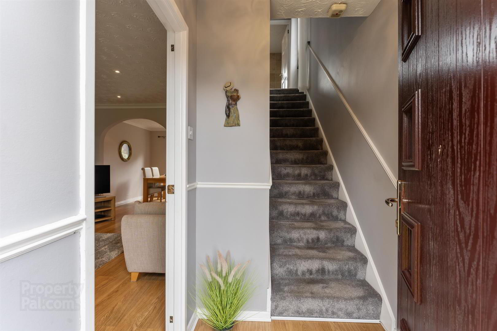 20 Beechgrove Gardens 4 of 17