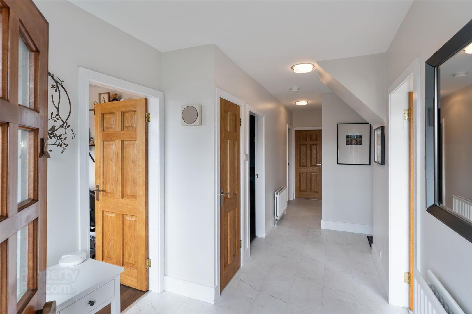 9 Silverbirch Park 3 of 29