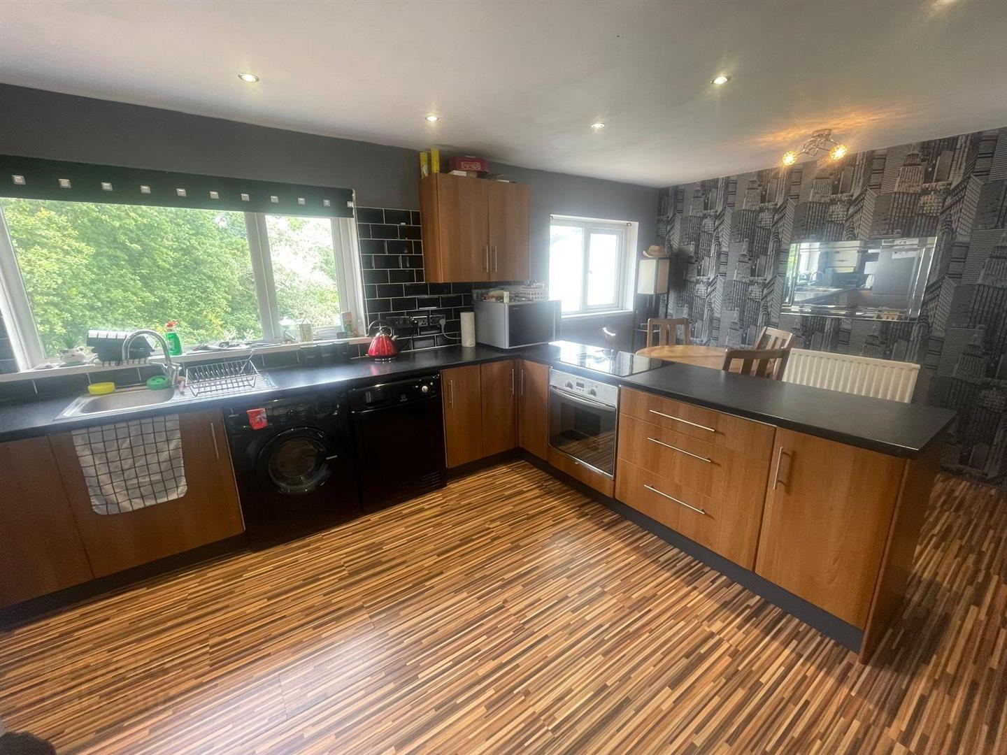 9 Lothian Avenue 4 of 10