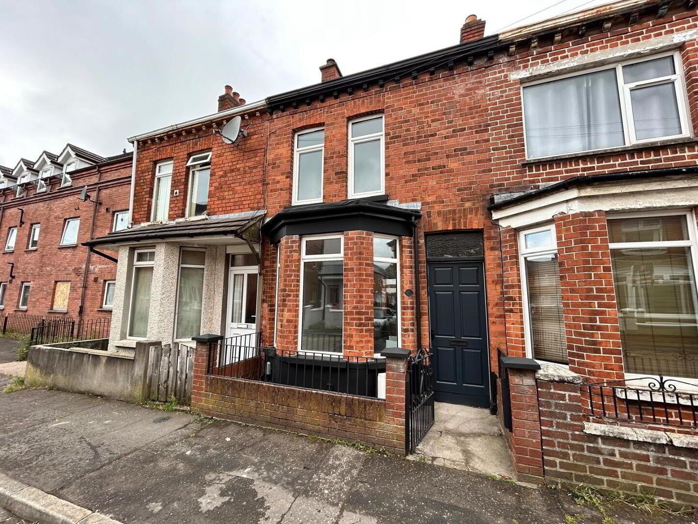 4 Lichfield Avenue 1 of 15