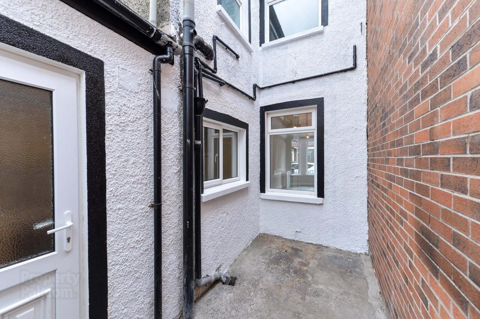 4 Lichfield Avenue 13 of 15