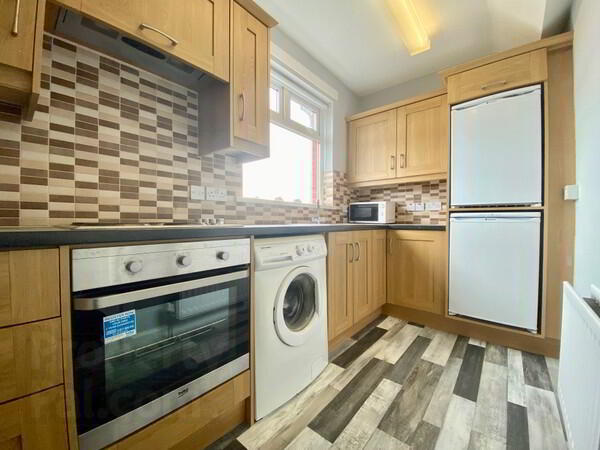 3, 33 Sandhurst Drive 4 of 6