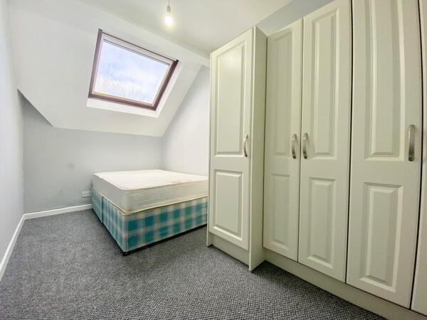 3, 33 Sandhurst Drive 5 of 6